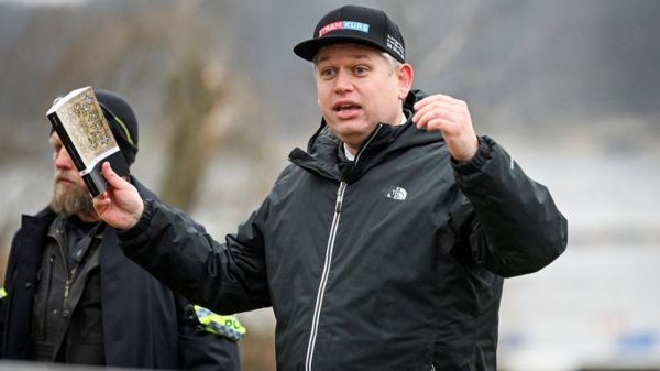 Турция отменила визит министра обороны Швеции из-за ультраправых демонстраций