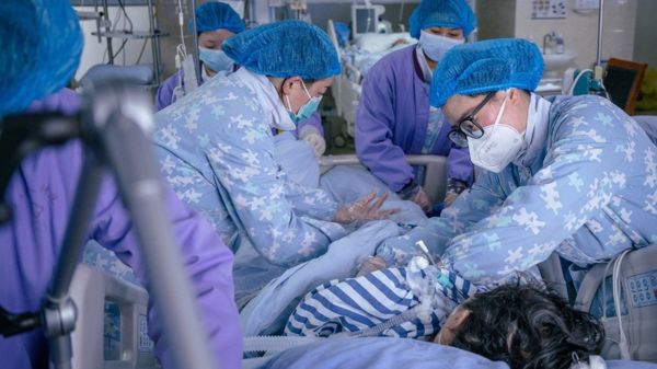 ВОЗ решает, объявить ли конец пандемии Covid-19. Вспышка в Китае может этому помешать