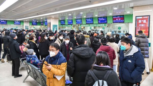 Тесты и карантин: Китай открывает границы, мир снова вводит антиковидные меры