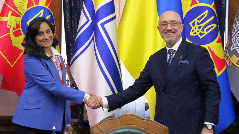 Канада передаст Украине 200 бронетранспортеров Senator