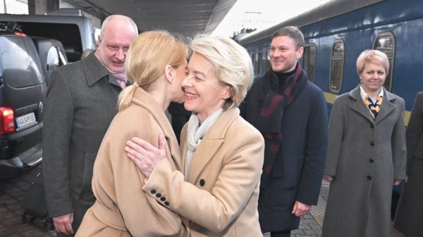 Еврокомиссия приехала в Киев. Украина надеется на новости о вступлении в ЕС, в Брюсселе говорят, что быстрым оно не будет