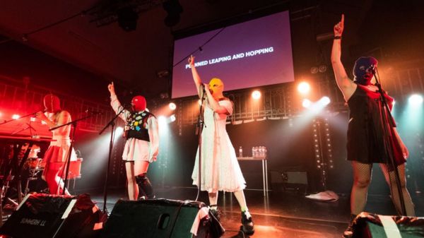 Скандал из-за Нетребко: группа Pussy Riot отказалась выступать на фестивале в Германии вместо артистов из Украины