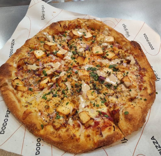 В «Додо Пицца» в ОАЭ начали готовить блюда по рекомендациям ChatGPT 