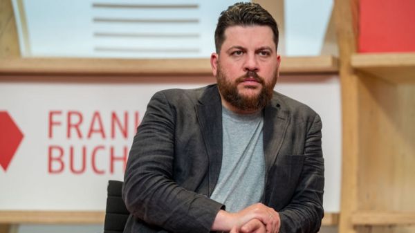 Леонид Волков приостановил работу в фонде Навального из-за просьбы снять санкции с Фридмана