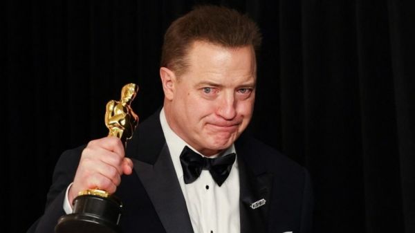 Документальный фильм "Навальный" получил премию "Оскар". Лучший художественный фильм - "Всё везде и сразу"