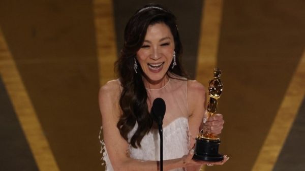 Документальный фильм "Навальный" получил премию "Оскар". Лучший художественный фильм - "Всё везде и сразу"