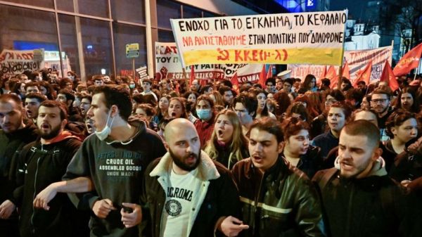 Протесты и беспорядки в Греции после катастрофы на железной дороге