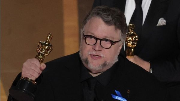 Документальный фильм "Навальный" получил премию "Оскар". Лучший художественный фильм - "Всё везде и сразу"