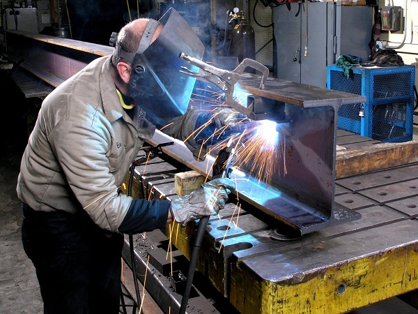 Предприятие, которое занимается металлообработкой