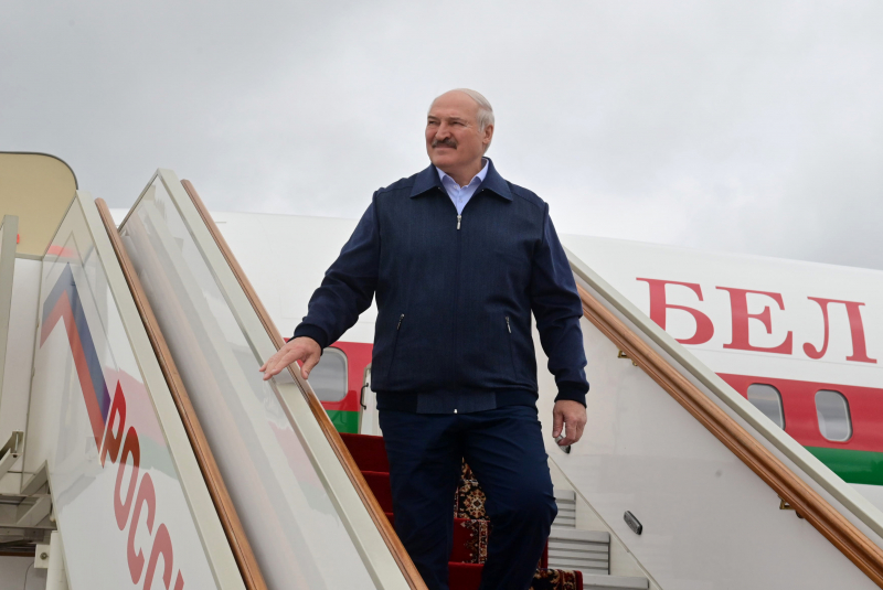 США наложили санкции на самолет Лукашенко, семерых членов ЦИК Беларуси, а также на заводы МАЗ и БелАЗ и их руководителей