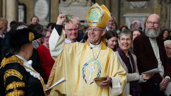 Христиане западной традиции празднуют Пасху, у православных - Вербное воскресенье