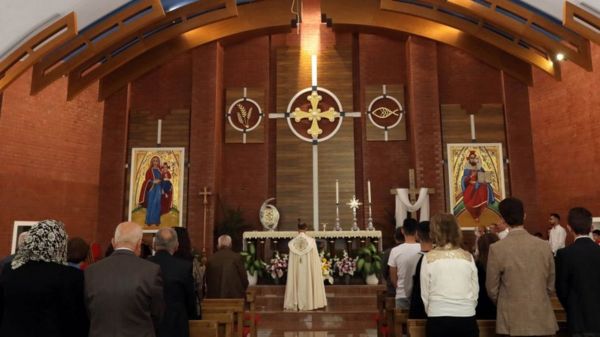 Христиане западной традиции празднуют Пасху, у православных - Вербное воскресенье