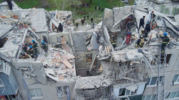 Обстрел Славянска: ракета попала в пятиэтажный дом, среди погибших - двухлетний ребенок