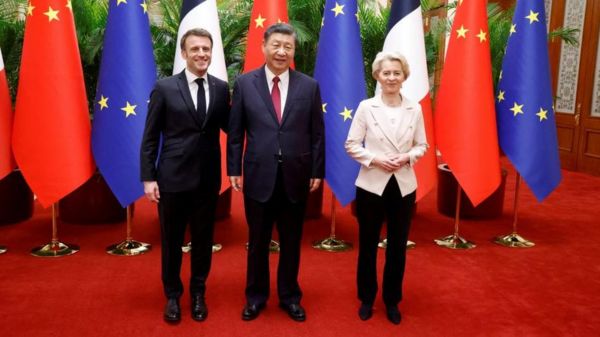 "Привести Россию в чувство". Макрон призвал Китай повлиять на Кремль, чтобы тот остановил войну