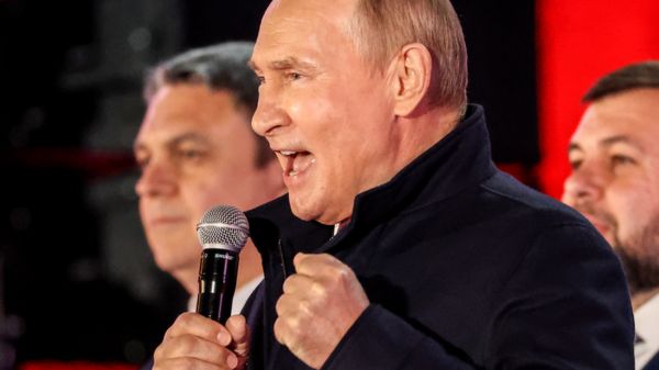 В КС России подали жалобы на статью о "дискредитации" армии. Илья Яшин среди тех, кто требует ее отмены