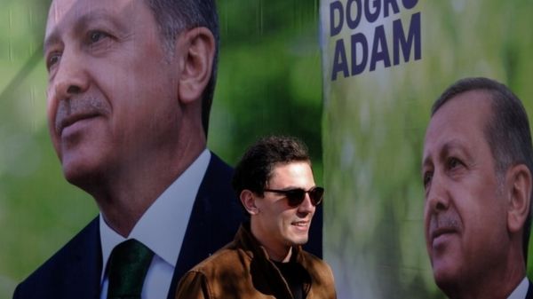 Здоровье Эрдогана: президент Турции вновь появился на публике после инцидента в прямом эфире