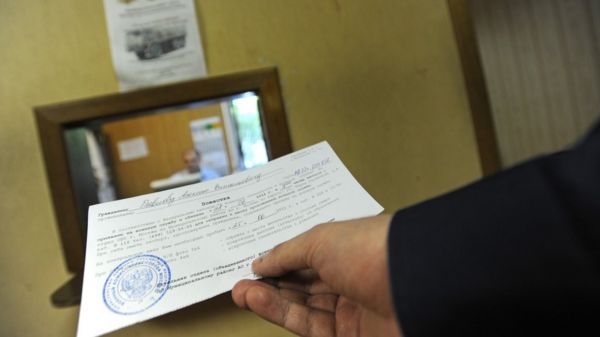 Госдума одобрила закон о вручении повесток в армию в электронном виде. Что теперь будет грозить уклонистам?