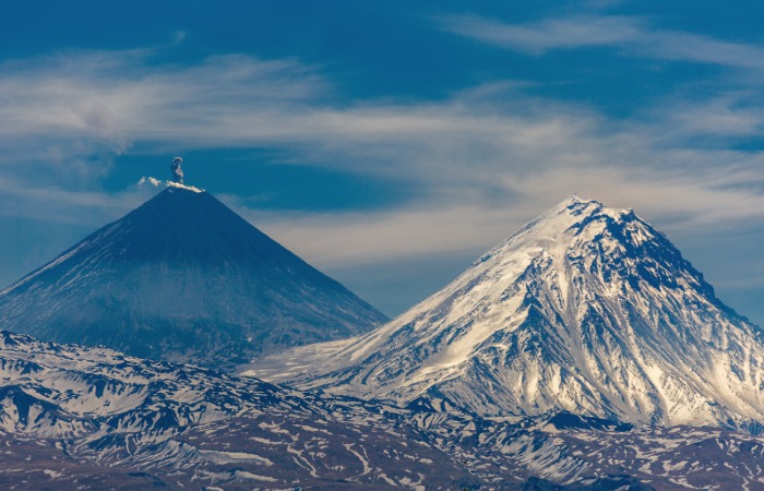 Вулкан Безымянный на Камчатке выбросил пятикилометровый столб пепла