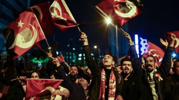 Эрдоган лидирует на президентских выборах в Турции после подсчета 95% голосов, но не набирает 50% для победы в первом туре