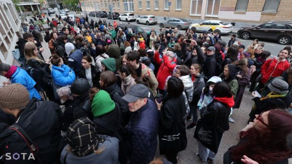 "Новое театральное дело": суд арестовал режиссера Женю Беркович