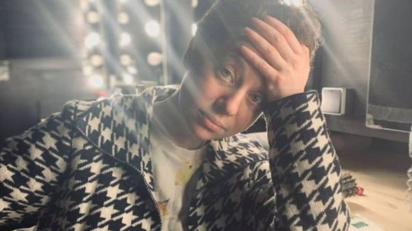 Режиссера Женю Беркович задержали по делу об "оправдании терроризма" из-за спектакля