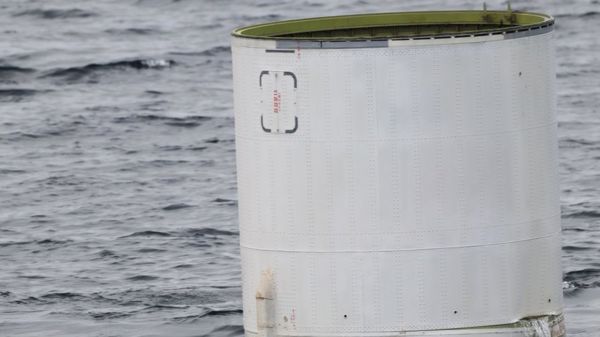 Баллистическая ракета Северной Кореи со спутником-шпионом не долетела до космоса и развалилась