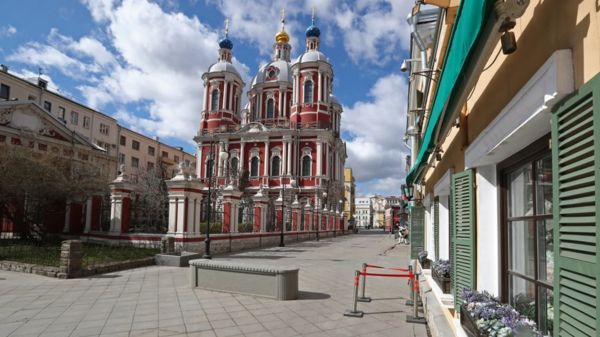 Патриарх Кирилл наказал протоиерея за "Троицу". Кто такой Леонид Калинин и что он сделал