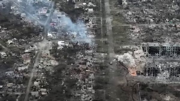 Пригожин: "Вагнеру" пообещали боеприпасы. Накануне он пригрозил вывести свою ЧВК из Бахмута