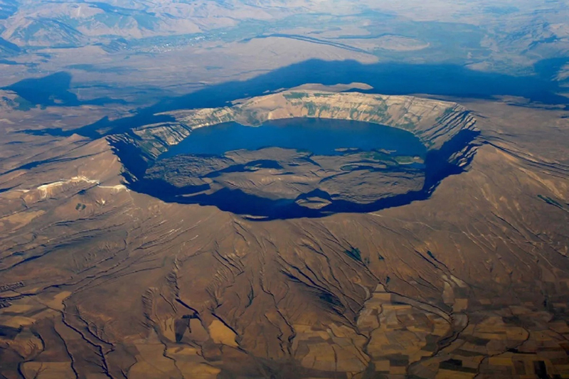 Армянское нагорье: действующие вулканы и их история