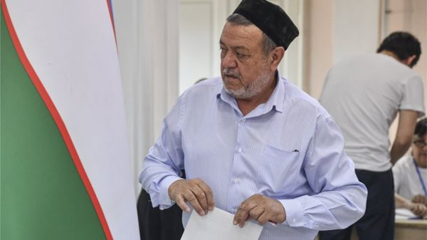 Референдум в Узбекистане: по официальным данным, 90% проголосовали за обнуление сроков президента Мирзиёева