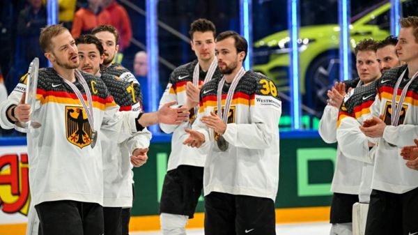 Чемпионат мира по хоккею: Канада в 28-й раз одержала победу, Латвия впервые в призерах