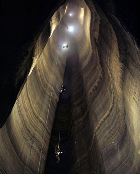 Крубера: самая впечатляющая и устрашающая пещера, которую мы когда-либо видели