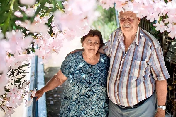 Открытие секрета долголетия: как жители острова Икария живут в гармонии с природой и друг другом