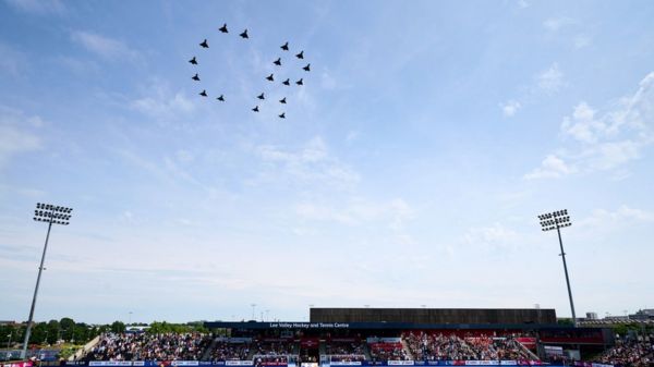 Верхом на коне: король Карл III принял первый парад по случаю своего дня рождения