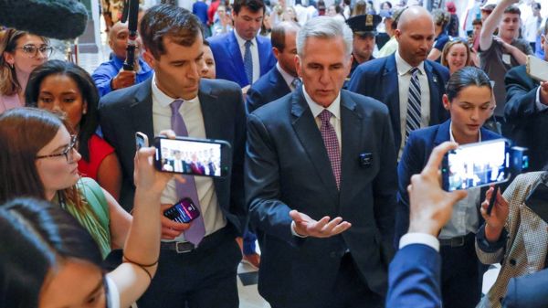 Республиканцы в Конгрессе отменили потолок долга США до 2025 года. Для этого им потребовались голоса демократов