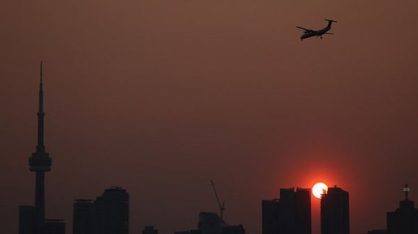 В Канаде полыхают необычно сильные лесные пожары, задымлены даже Нью-Йорк и Вашингтон