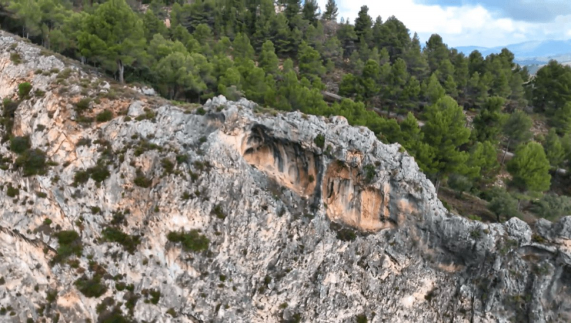 Удивительный момент: с помощью дронов обнаружены 7000-летние рисунки на скалах