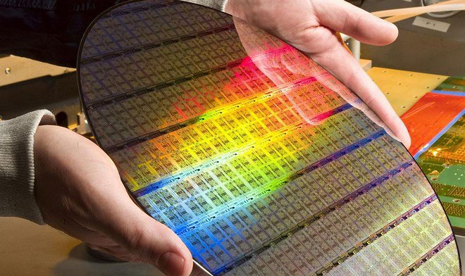 Минпромторг выделил более 9 млрд рублей на ОКР по выпуску чипов 65-250 нм