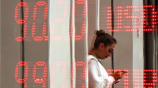 «Безапелляционное» падение. Что происходит с рублем?