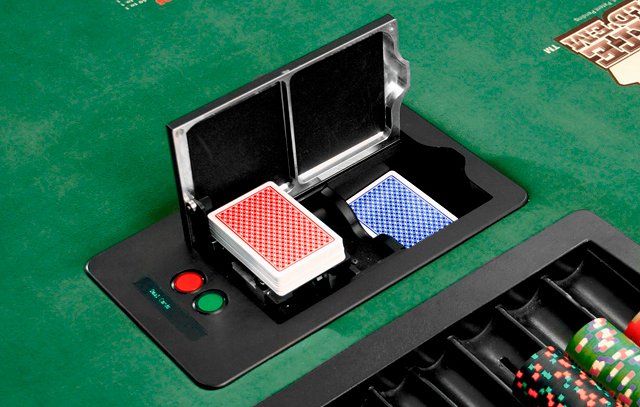 Хакеры научились взламывать машины, тасующие карты в казино