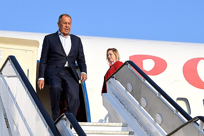 Лавров назвал неприемлемой идею возобновить зерновую сделку, подключив к SWIFT дочку РСХБ