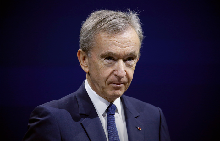 Прокуратура Франции проверяет сделки главы LVMH Арно с российским бизнесменом