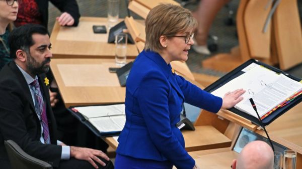 Новым лидером Шотландской национальной партии стал Хумза Юсаф