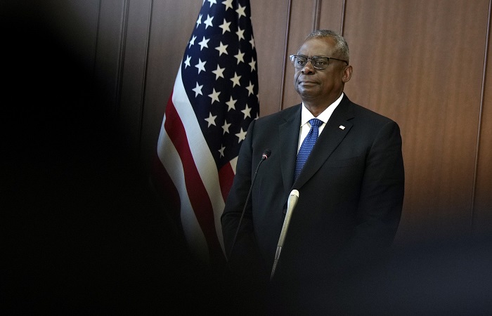 Министр обороны США отправляется в ближневосточное турне