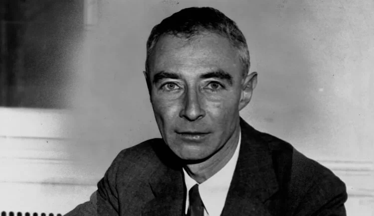 Может ли взрыв атомной бомбы поджечь атмосферу Земли