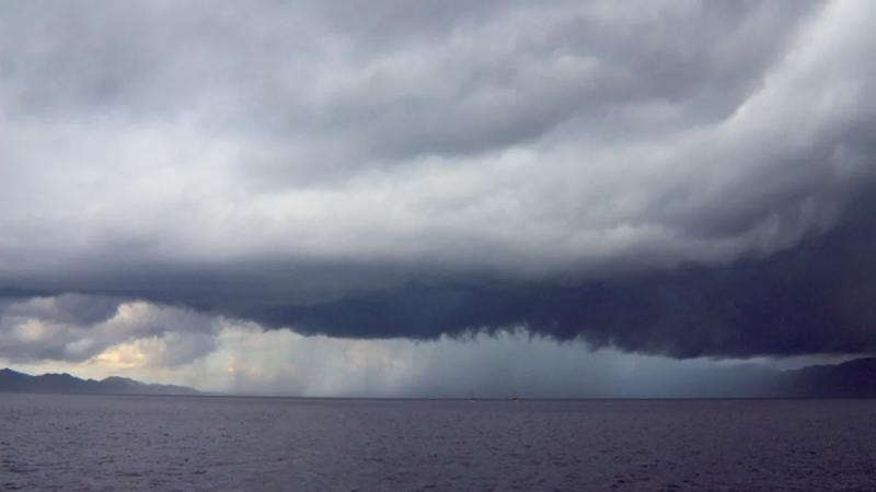 Вес облаков невероятно большой, так как же они тогда могут оставаться в небе?