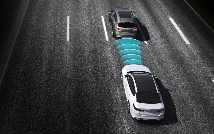 Безопасная дистанция автомобиля: зачем она нужна и как её соблюдать