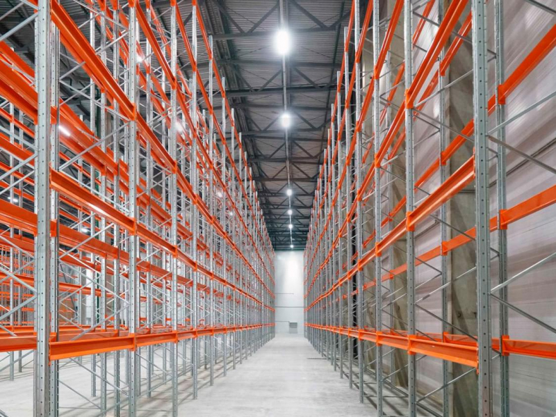 Металлические стеллажи для склада