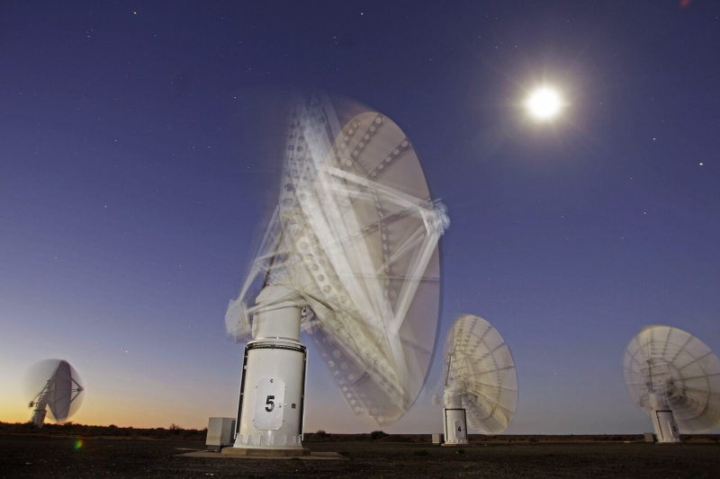 Создатель радио сделал Землю заметной для инопланетян. Могут ли они услышать наши передачи?