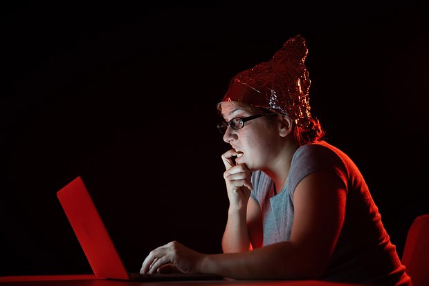 Раскрыта причина устойчивой веры в теории заговора